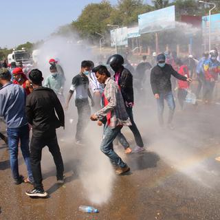 Les manifestants opposés au coup d'Etat en Birmanie ont été réprimés par la police. [Keystone/EPA - Lynn Bo Bo]