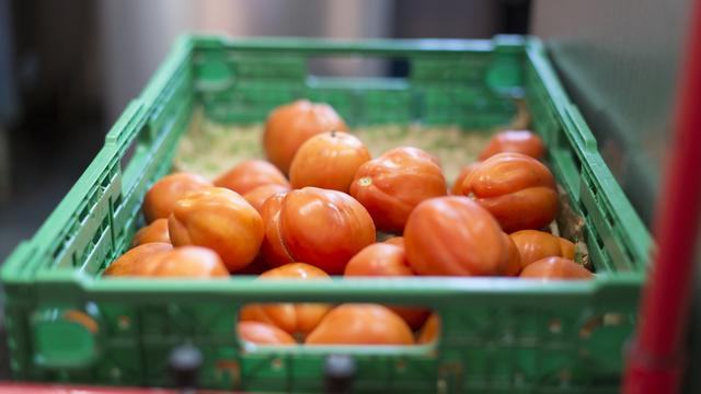 Des dizaines de tonnes de fruits et légumes ont été détruites ces derniers mois dans la région d'Yverdon-les-Bains. [Keystone - Gaetan Bally]