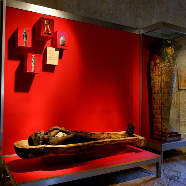 La momie du prêtre égyptien Nes-Shou au Musée d'Yverdon et Région. [©Musée d’Yverdon et région]