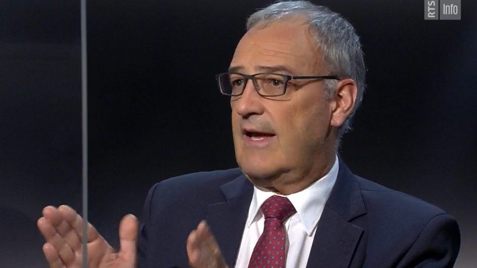 Guy Parmelin à l'interview après le sommet Biden-Poutine à Genève. [RTS]