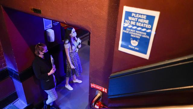 L'entrée d'une boîte de nuit à Londres, le 19 juillet 2021. [AP/Keystone - Alberto Pezzali]