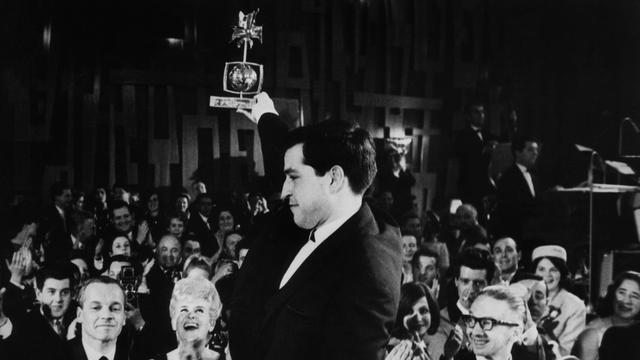 Jean-Louis Roy, vainqueur pour la TSR de la Rose d'Or en 1964 [RTS]