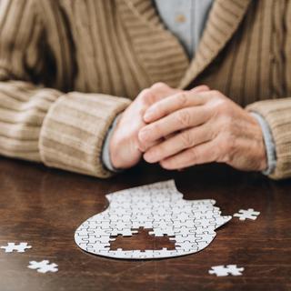 La maladie d'Alzheimer est le plus souvent liée au vieillissement.
AndrewLozovyi
Depositphotos [AndrewLozovyi]