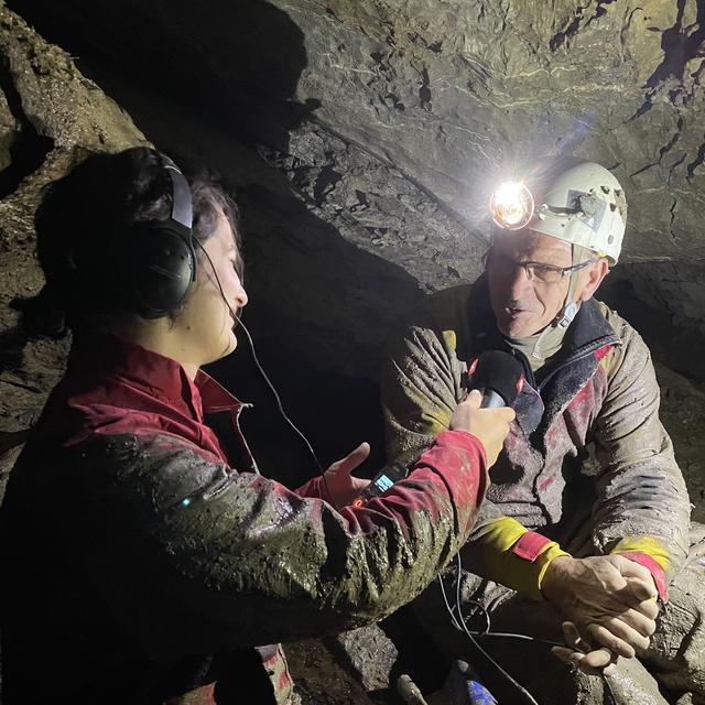 Ici la Suisse - La grotte Hölloch à Shwytz bat des records de taille [RTS - Joëlle Cachin]