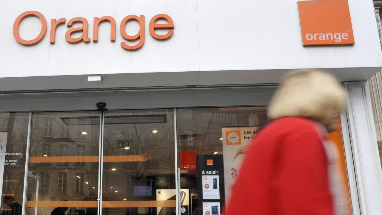 Une enseigne de l'opérateur de télécommunications Orange à Paris. [AFP - Serge Attal]