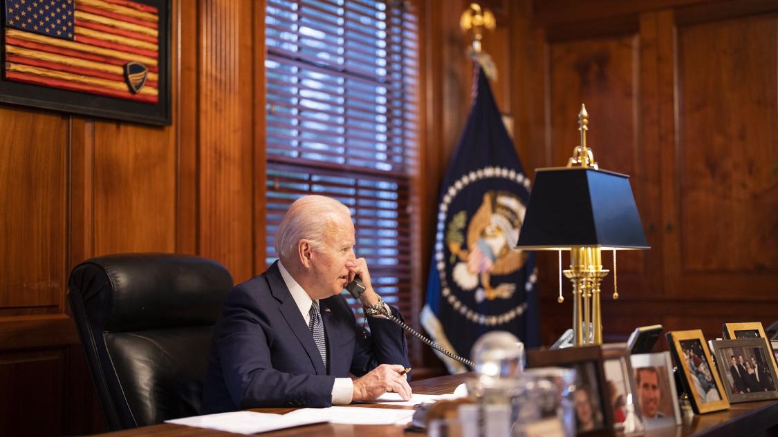 Echange de mises en garde, par téléphone, entre Joe Biden et Vladimir Poutine sur l'Ukraine. [EPA - Adam Schultz]