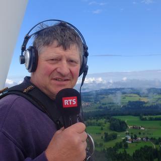 Pierre Berger, surveillant des éoliennes. [RTS - Bastien von Wyss]
