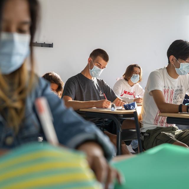 Comme l'an dernier, la rentrée se fera masquée à Genève pour les élèves du secondaire I et II. [Salvatore Di Nolfi]