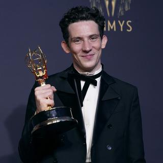 Le Britannique Josh O'Connor a été sacré meilleur acteur dans une série dramatique pour "The Crown" aux Emmy Awards. [Keystone - AP Photo/Chris Pizzello]