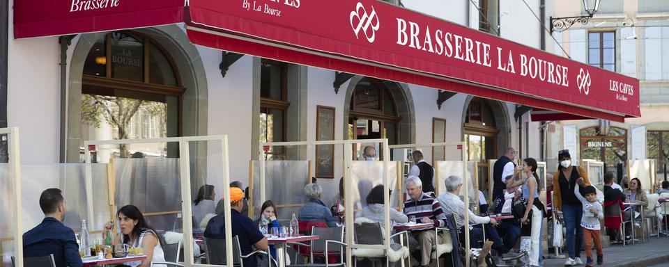 Terrasse d'une brasserie à Carouge (GE), samedi 24.04.2021. [Keystone - Salvatore Di Nolfi]