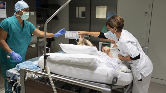 Du personnel médical dans un hôpital. [Keystone - Gaetan Bally]