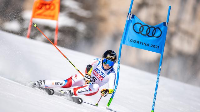 Lara Gut-Behrami peut rêver de médaille lors de la seconde manche du géant Cortina. [APA/EXPA/Keystone - Johann Groder]