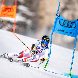 Lara Gut-Behrami peut rêver de médaille lors de la seconde manche du géant Cortina. [APA/EXPA/Keystone - Johann Groder]