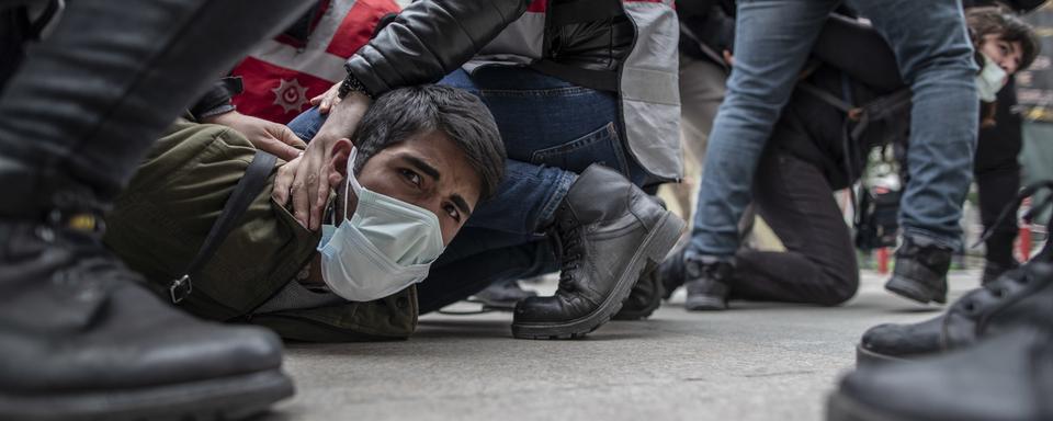 Une manifestation contre le recteur appointé par le président Erdogan à l'Université Bogazici d'Istanbul. Turquie, le 1er avril 2021. [Keystone/epa - Erderm Sahin]