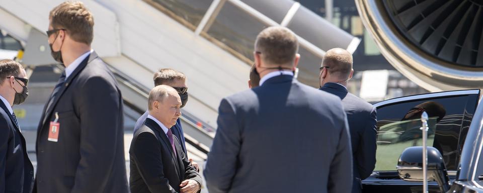 L'arrivée de Vladimir Poutine sur le sol genevois. [Keystone - Martial Trezzini]