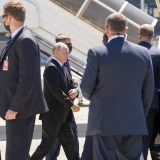 L'arrivée de Vladimir Poutine sur le sol genevois. [Keystone - Martial Trezzini]