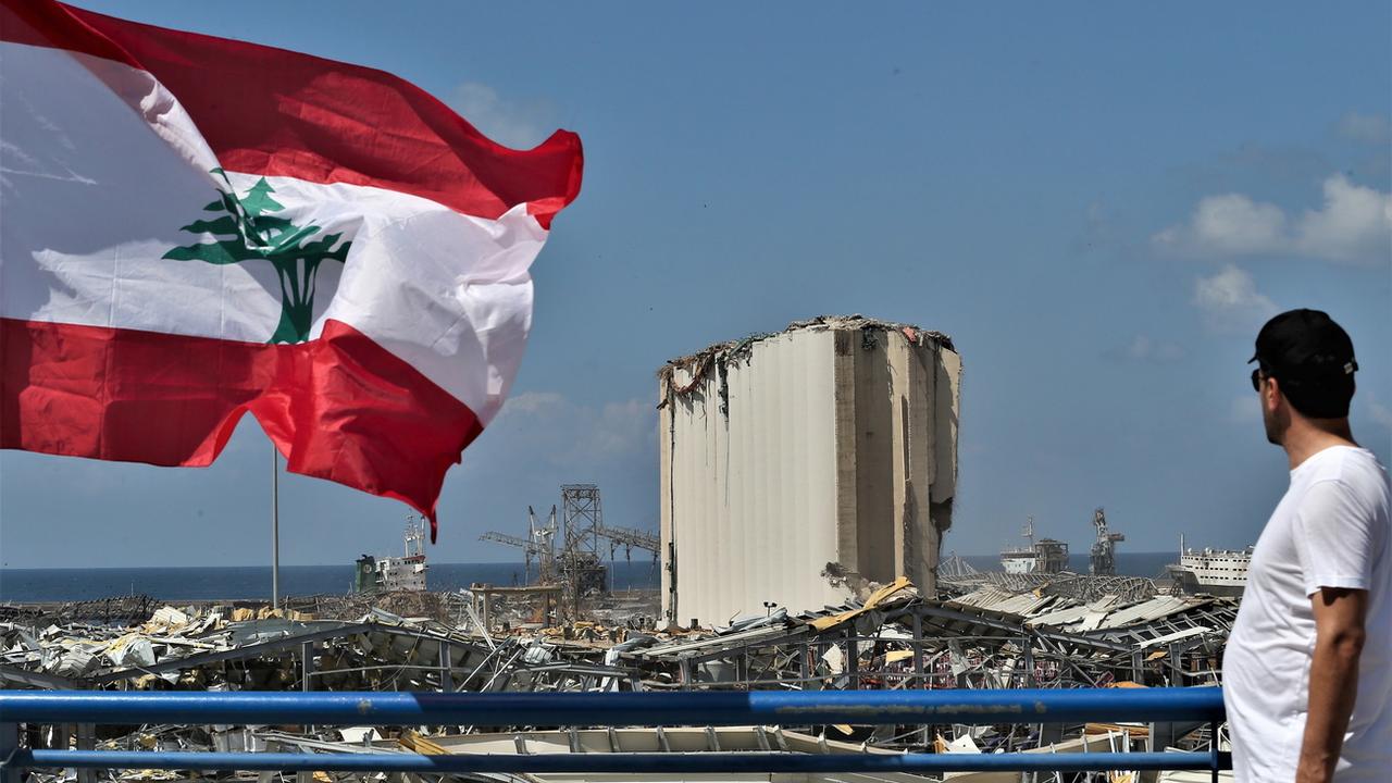 L'explosion qui a dévasté le port de Beyrouth il y a un an avait fait plus de 200 morts. [Keystone - EPA/Nabil Mounzer]