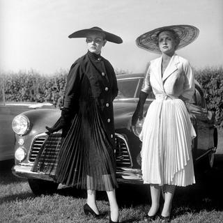 La mode en 1951. [AFP - © Collection Roger-Viollet]