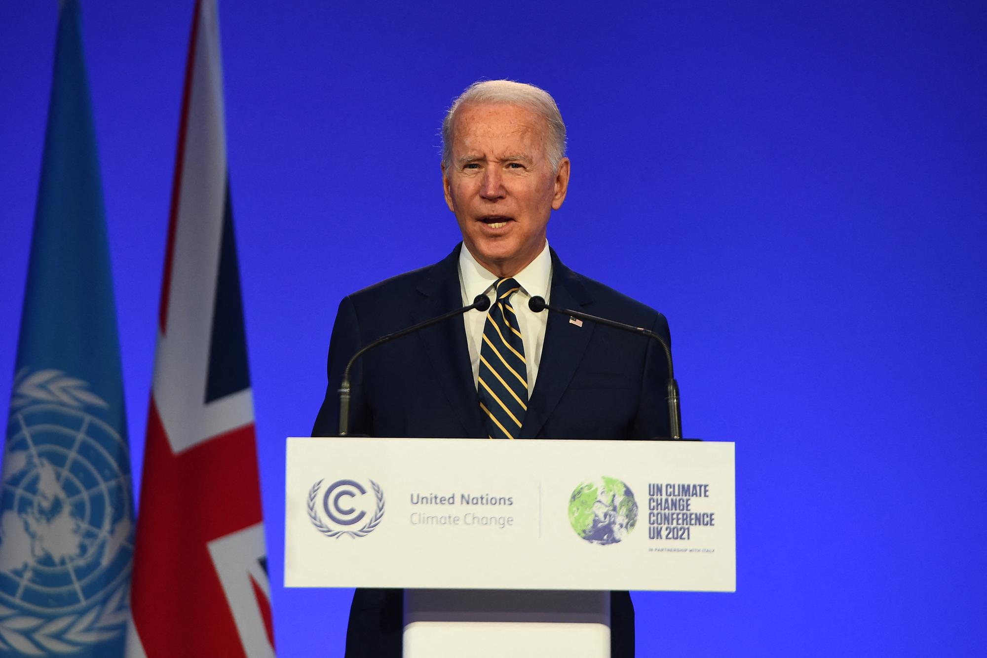 Le président américain Joe Biden présente sa déclaration nationale lors de l'ouverture de la COP26 à Glasgow, en Écosse, le 1er novembre 2021. [AFP - Andy Buchanan / Pool]