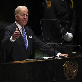Le président américain Joe Biden s'adresse à la 76e session de l'Assemblée générale des Nations Unies au siège des Nations Unies à New York, le mardi 21 septembre 2021. [Pool Photo via AP/ Keystone - Timothy A. Clary]