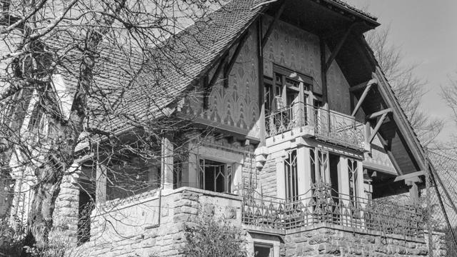 Les ferronneries, les sculptures ou encore les façades de la Villa Fallet s'inspirent de la nature des Montagnes neuchâteloises. [KEYSTONE - PHOTOPRESS-ARCHIV]