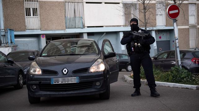 Opération anti-drogue dans la "Cité des oliviers", dans les quartiers nord de Marseille, le 26 mars 2020. [AFP - Clément Mahoudeau]