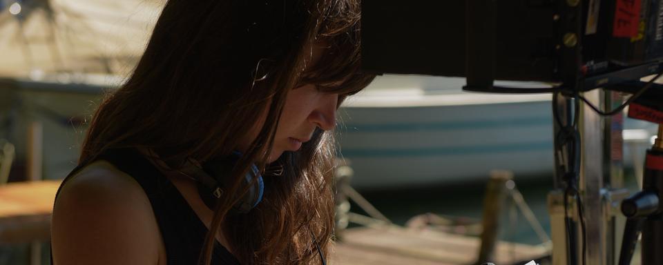 Joséphine Pittet sur le tournage du film "L'amour du monde", de Jenna Hasse [Lang Films]