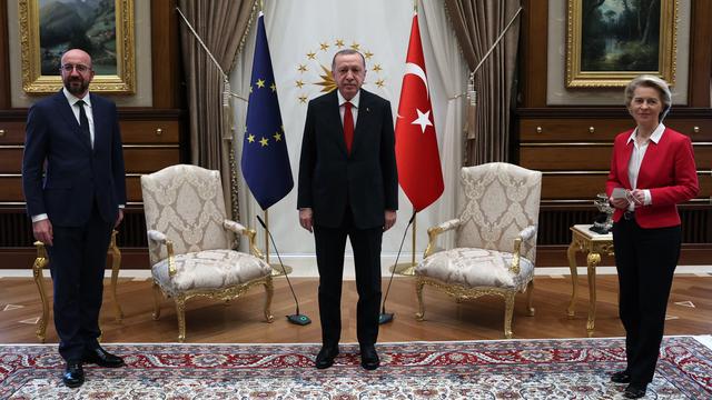 Les dirigeants de l'UE ont fait part à Recep Tayyip Erdogan de leurs inquiétudes sur les droits humains [AFP]