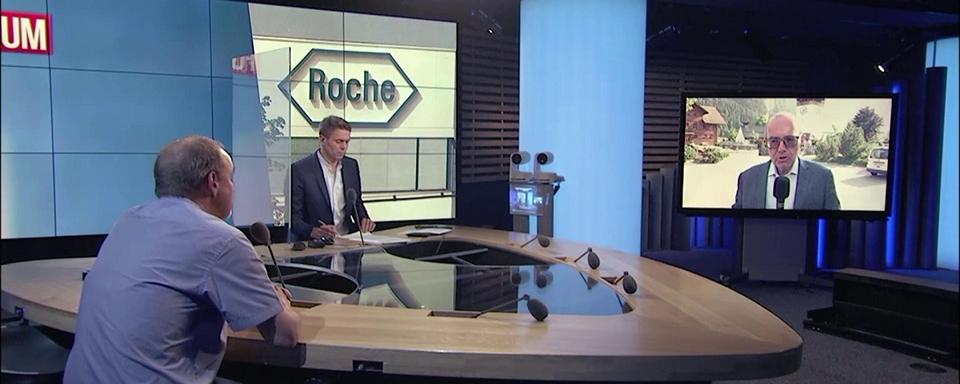 Débat entre Patrick Durisch, responsable de la politique de santé de l'ONG Public Eye, et Thomas Cueni, président de la Fédération internationale de l'industrie pharmaceutique. [RTS]