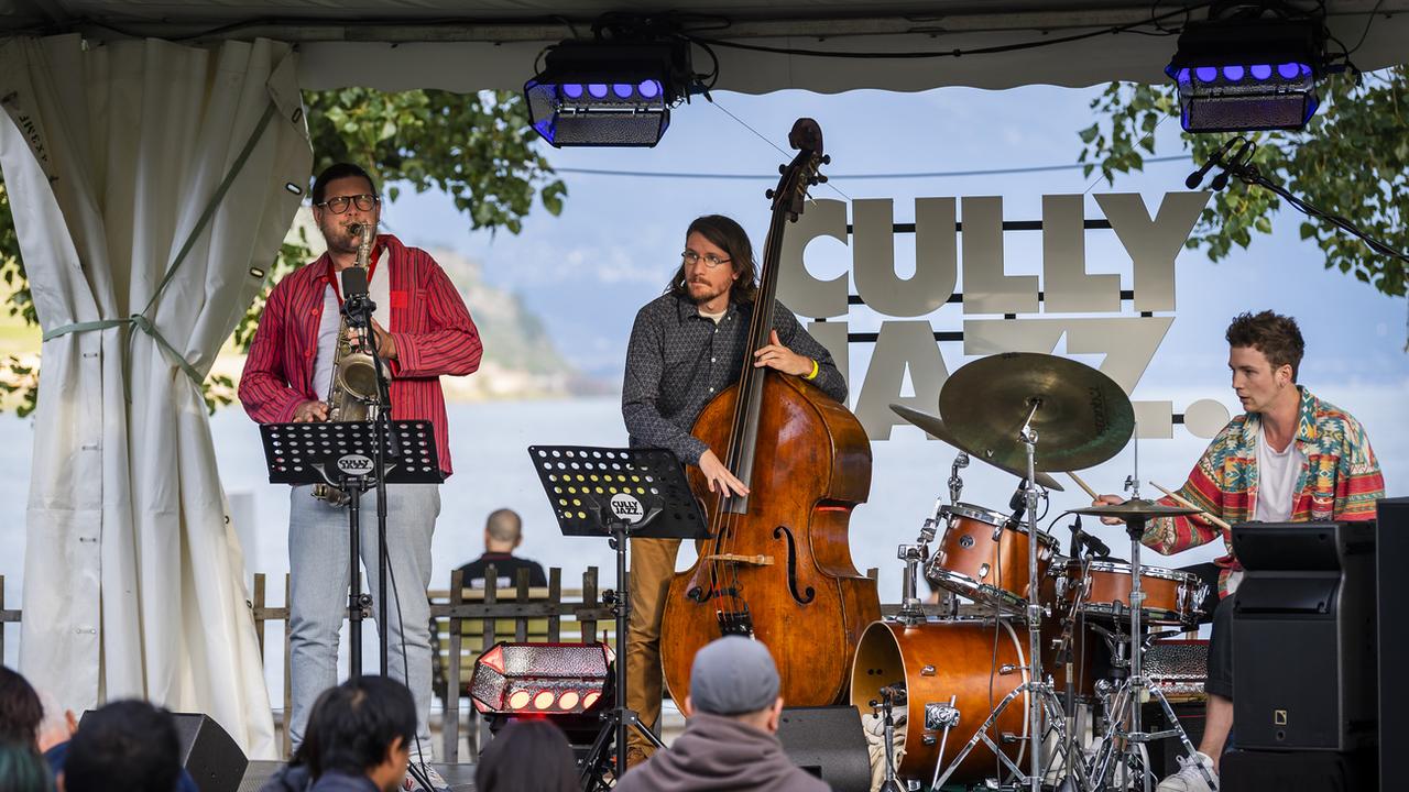 La version estivale du Cully Jazz Festival a accueilli quelque 12'000 spectateurs contre environ 60'000 ou 70'000 lors d'une édition normale en avril. [Keystone - Jean-Christophe Bott]