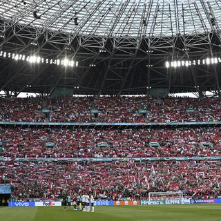 Samedi 19 juin: le stade Ferenc Puskas de Budapest est plein avant la rencontre entre la Hongrie et la France pour l'Euro. [Keystone/Pool via AP - Tibor Illyes]