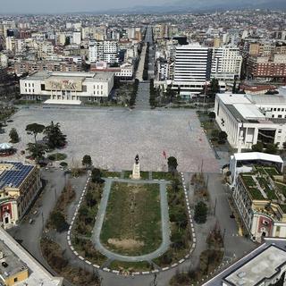 Tirana en Albanie le 22 mars 2020. [AP Photo/Keystone - Hektor Pustina]