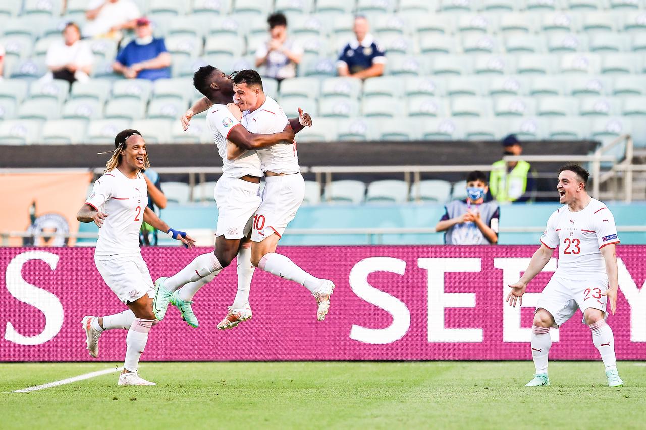 D'ores et déjà l'une des belles photos de cet Euro: la joie des Suisses après le but de Breel Embolo. [Just Pictures - JustPicturesPlus]