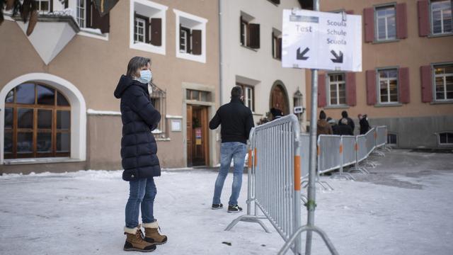 Un centre de tests à Zuoz. [Keystone - Gian Ehrenzeller]