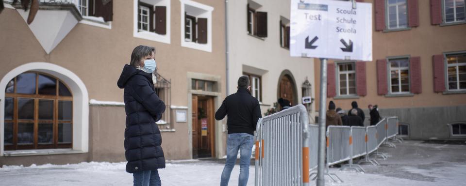 Un centre de tests à Zuoz. [Keystone - Gian Ehrenzeller]