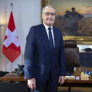 Le président Guy Parmelin dans son bureau avant l'enregistrement de son discours du Nouvel An. [Keystone - Marcel Bieri]