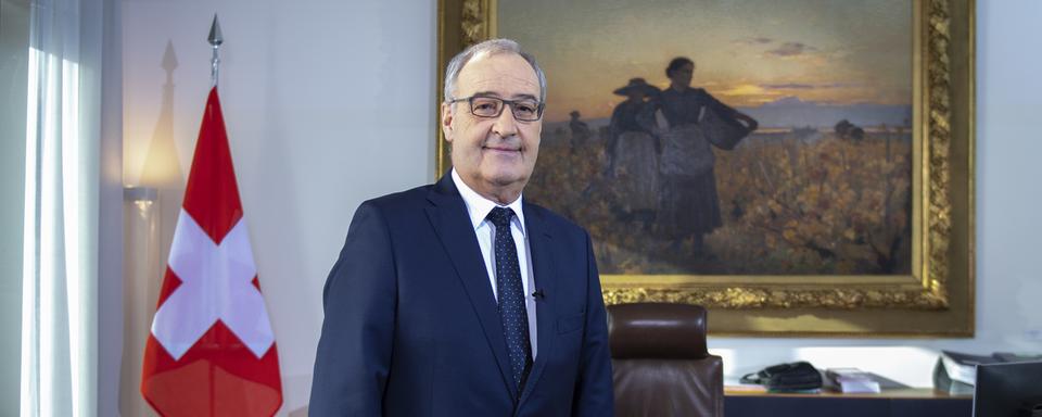 Le président Guy Parmelin dans son bureau avant l'enregistrement de son discours du Nouvel An. [Keystone - Marcel Bieri]