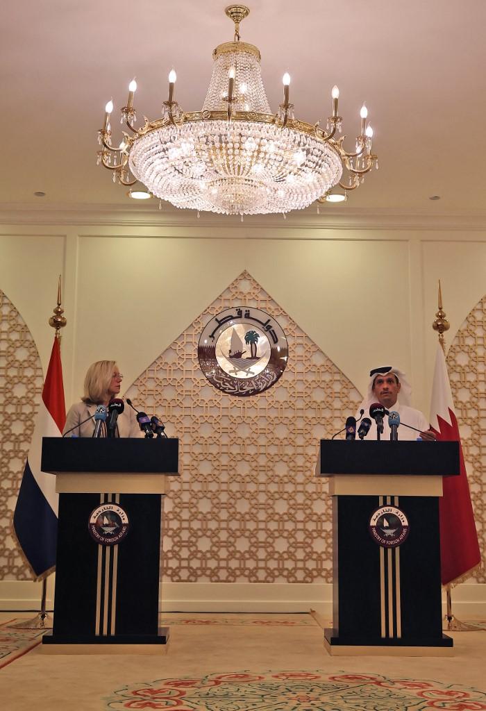 La ministre néerlandaise des Affaires étrangères Sigrid Kaag tient une conférence de presse avec son homologue qatari Mohammed ben Abderrahmane Al-Thani. Doha, le 1er septembre 2021. [AFP - Karim Jaafar]