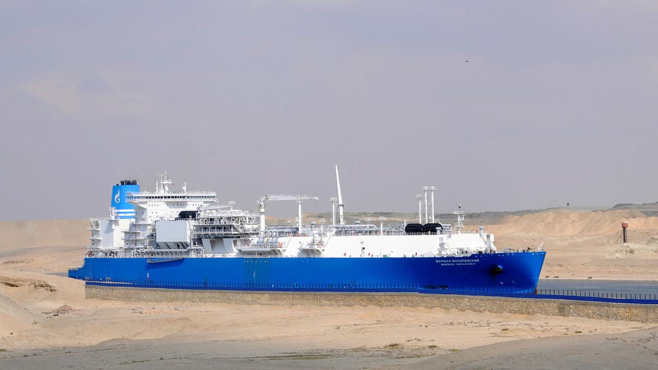 Le trafic maritime à travers le canal de Suez devrait rapidement revenir à la normale. [Reuters - Rania Gomaa]