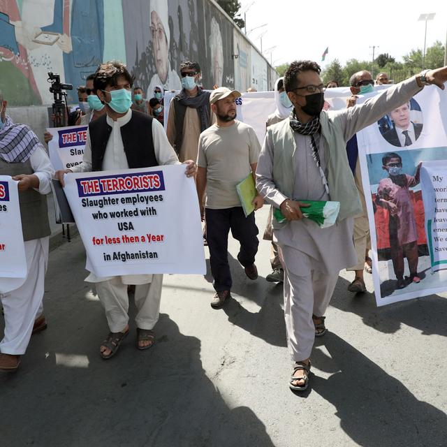 D'anciens interprètes des forces américaines manifestent à Kaboul, 25.06.2021. [Reuters]
