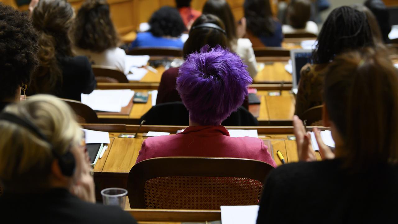 Des participantes à la session des femmes, le 30 octobre 2021 dans la salle du Conseil national à Berne.