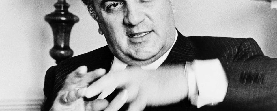 Le réalisateur italien Federico Fellini en 1965.