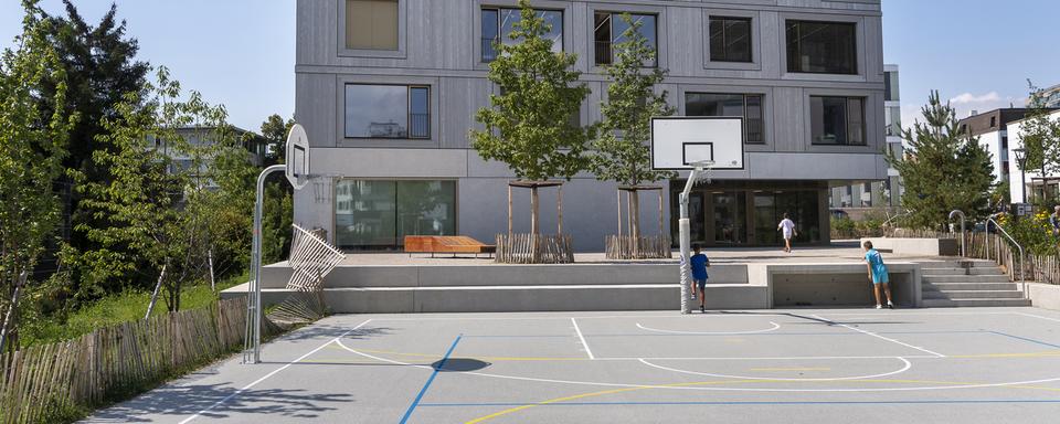 Une vue du Collège de Riant-Pré lors d'une conférence de presse sur la rentrée scolaire lausannoise 2021-2022 le jeudi 19 août 2021 à Lausanne. [KEYSTONE - JEAN-CHRISTOPHE BOTT]