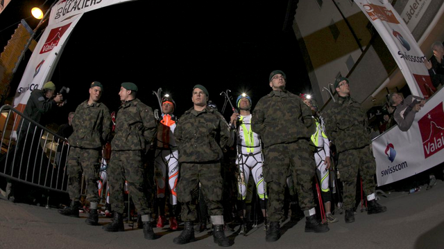 L'armée est aussi en position délicate dans le dossier de la Patrouille des Glaciers (ici, en 2012). [Keystone - Maxime Schmid]