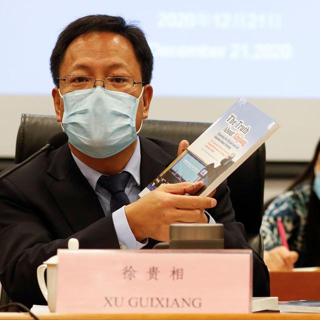 Le responsable de la communication du Xinjiang Xu Guixiang (ici en décembre 2020). [Reuters - Carlos Garcia Rawlins]