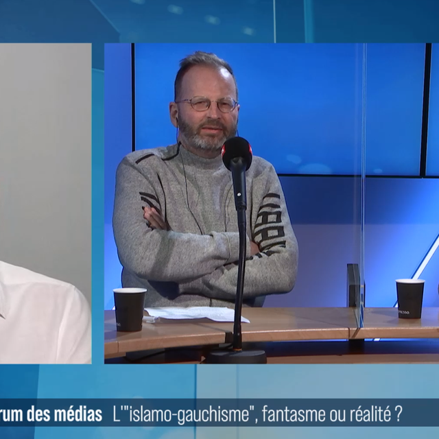 Débat entre Alexandre Habay, correspondant pour la RTS à Paris, Laure Lugon, journaliste au Temps et Philippe Bach, rédacteur en chef du Courrier. [RTS]