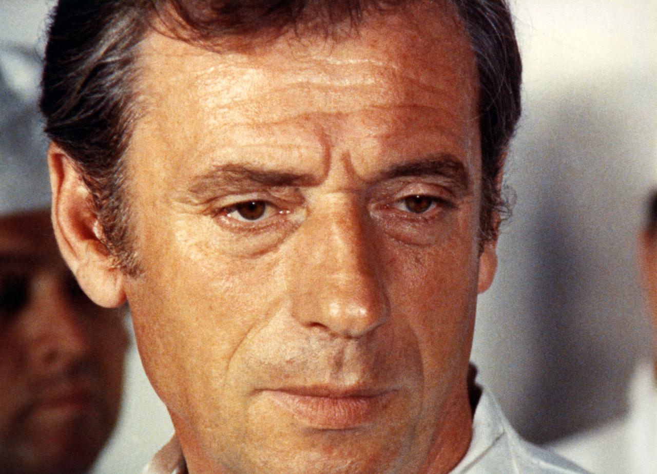 L'acteur français Yves Montand joue le Docteur dan le film "Z" de Costa-Gavras. [Collection ChristopheL via AFP - Reggane films / Office national / Collection ChristopheL via AFP]