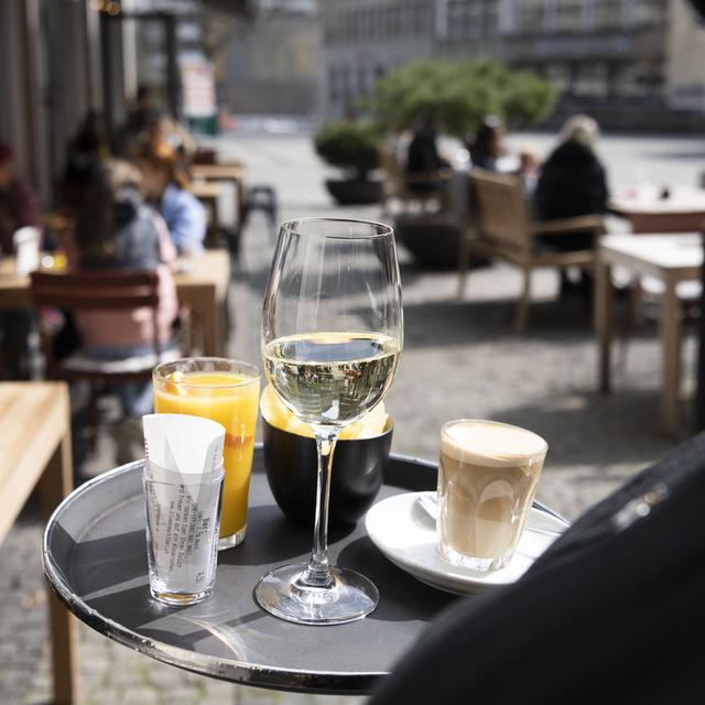 Le prosecco, un incontournable des terrasses estivales. [Keystone - Christian Beutler]