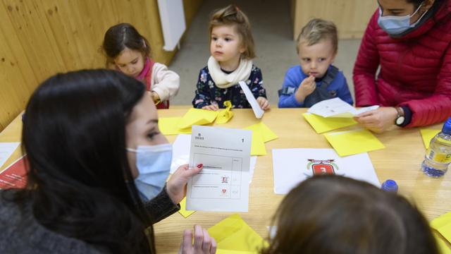 Les crèches veulent être davantage prises en compte dans les mesures de protection anti-Covid-19. [Keystone - Laurent Gillieron]