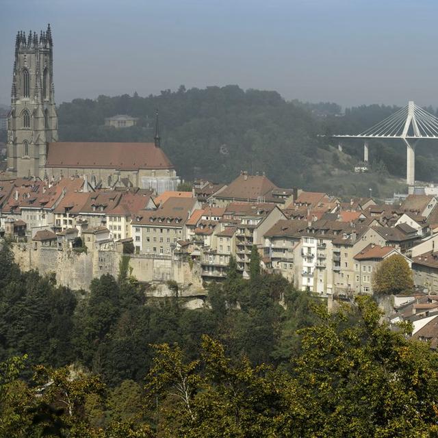 La fusion du Grand Fribourg est un enjeu majeur des élections communales du 7 mars. [Keystone - Laurent Gillieron]